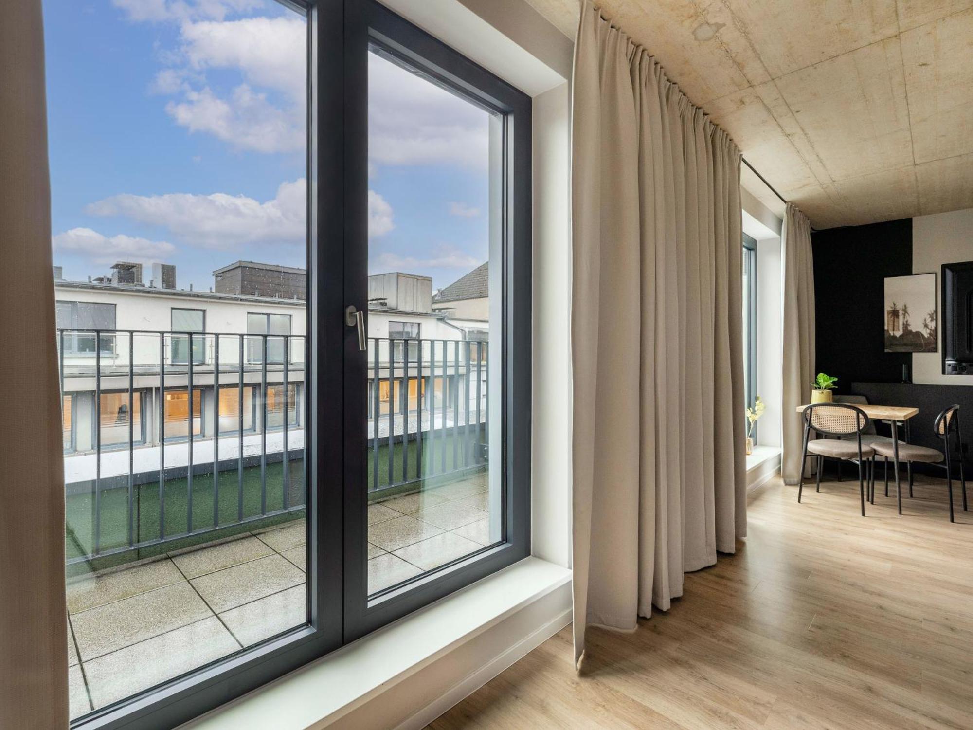 Limehome Duesseldorf Stresemannstrasse - Digital Access Δωμάτιο φωτογραφία
