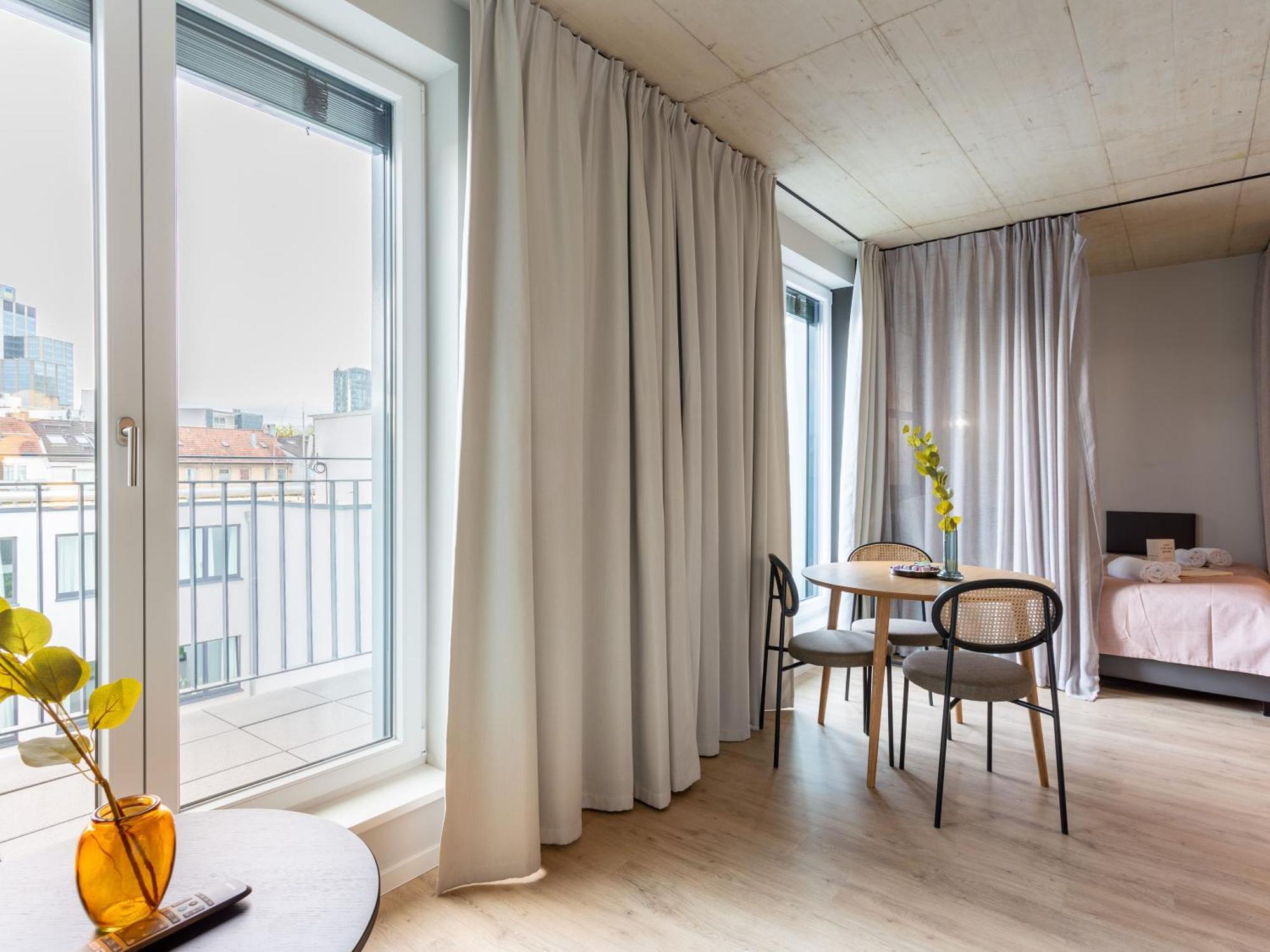 Limehome Duesseldorf Stresemannstrasse - Digital Access Δωμάτιο φωτογραφία